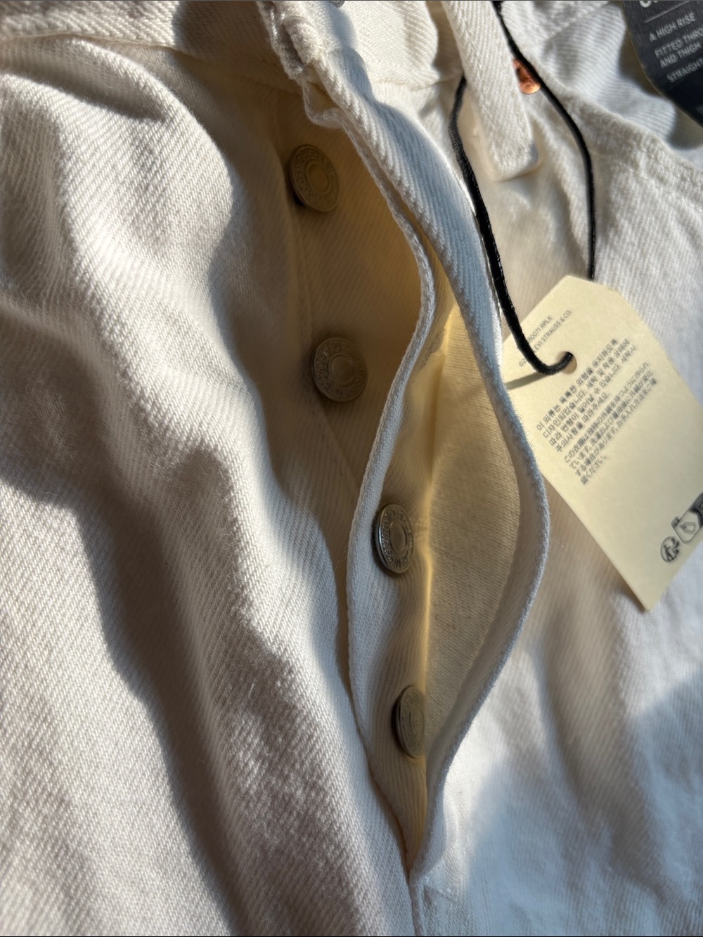 Levi's 501 Original White Jeans - Picture 4 of 8
